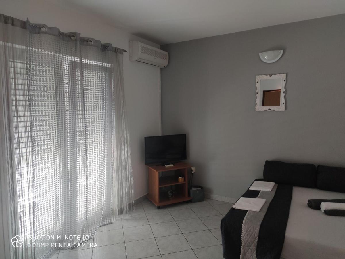 Apartments Marko Драге Екстер'єр фото